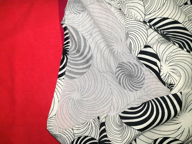 Fundas cojines tela fina dibujo blanco y negro