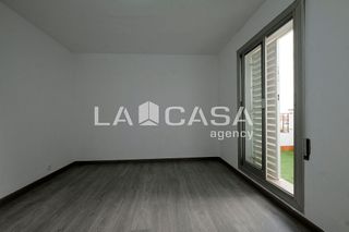 Piso en venta en Porta en Barcelona