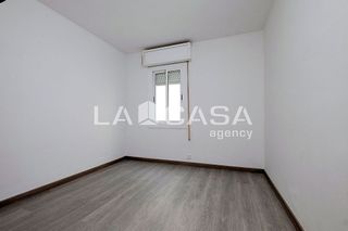 Piso en venta en Porta en Barcelona