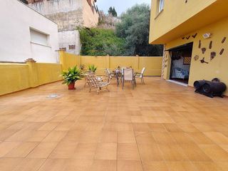 Chalet en venta en Puerto de la Torre - Atabal en Málaga