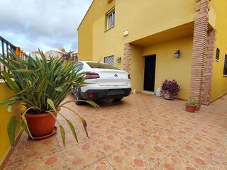 Chalet en venta en Puerto de la Torre - Atabal en Málaga