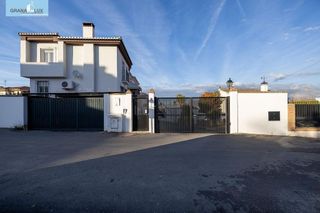 Casa pareada en venta en Ogíjares