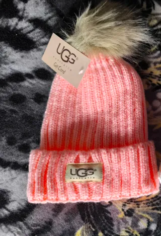 Set UGG Gorro, Guantes y Calcetines Beige y rosa