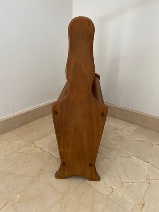Revistero de madera