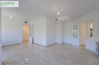 Piso en venta en Camino de Ronda - Rosaleda en Granada