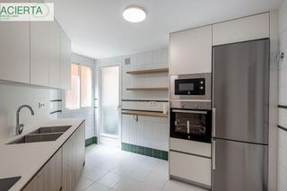 Piso en venta en Camino de Ronda - Rosaleda en Granada