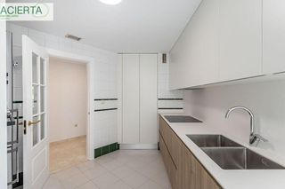 Piso en venta en Camino de Ronda - Rosaleda en Granada