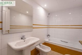 Piso en venta en Camino de Ronda - Rosaleda en Granada