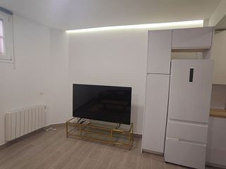 Piso en venta en Valdeacederas en Madrid