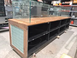 Mostrador Barra con Vitrina