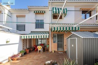 Casa adosada en venta en Ogíjares