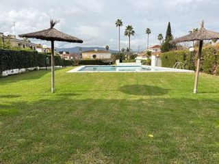 Casa pareada en venta en La Granja-La Colina-Los Pastores en Algeciras