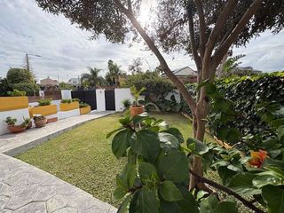 Casa pareada en venta en La Granja-La Colina-Los Pastores en Algeciras