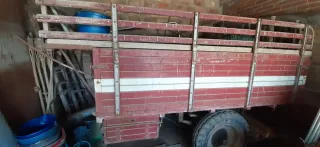 Remolque agrícola antiguo