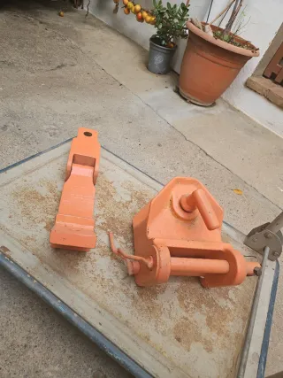 Remolque agrícola antiguo