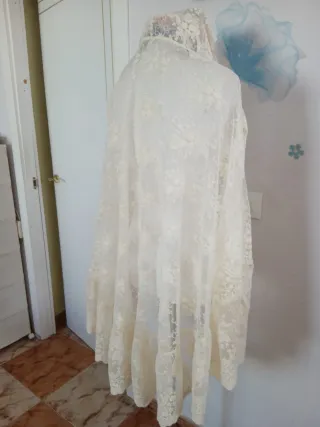 Mantilla de fallera a estrenar