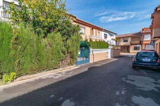 Casa adosada en venta en Zona Poniente en Armilla