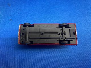 FORD FALCON 4 PUERTAS ROJO ESCALA 1:43