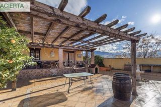 Chalet en venta en Zubia (La)