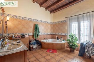 Chalet en venta en Zubia (La)