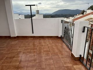 Casa adosada en venta en Olvera