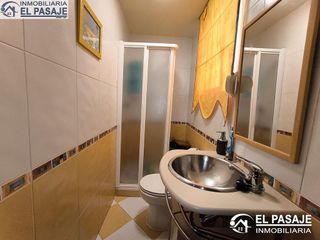 Chalet en venta en Linares