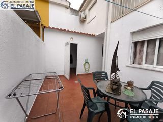Chalet en venta en Linares