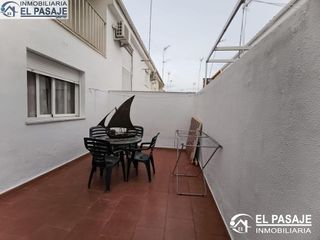 Chalet en venta en Linares