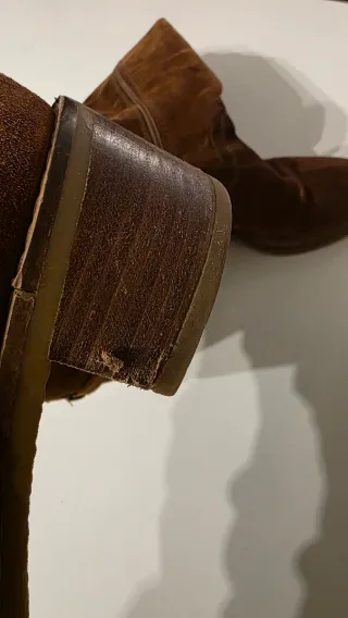 Botas de ante marrones