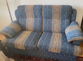 Sofá 2 plazas + 2 sillones tela con patas de mader