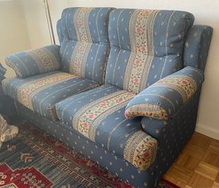 Sofá 2 plazas + 2 sillones tela con patas de mader