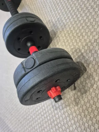 Consegna immediata. Nuovo senza uso. Barra e Manubri