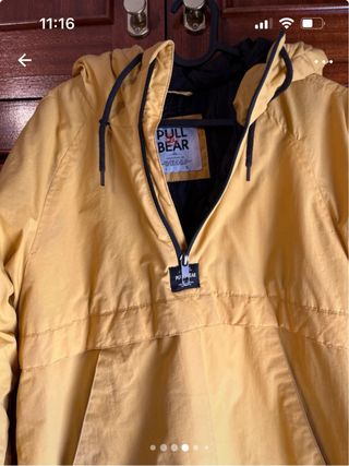 Canguro Pull&Bear amarillo