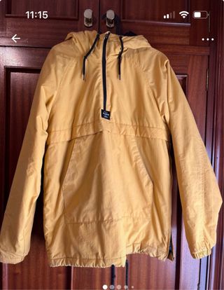 Canguro Pull&Bear amarillo