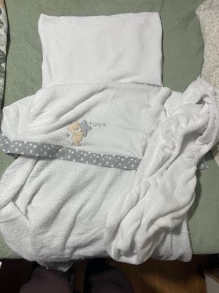 Ropa de cuna coralina oso