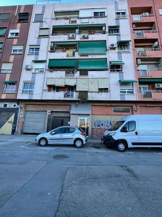 Piso en venta en La Torre en Valencia