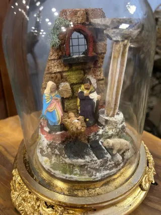 Presepe con campana di vetro