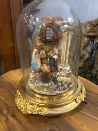 Presepe con campana di vetro
