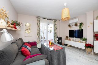 Casa adosada en venta en Zubia (La)