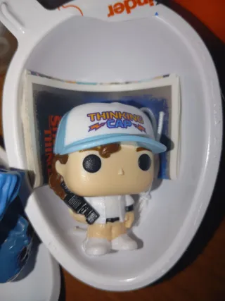 Mini Funko Pop Kinder Joy  Stranger Things