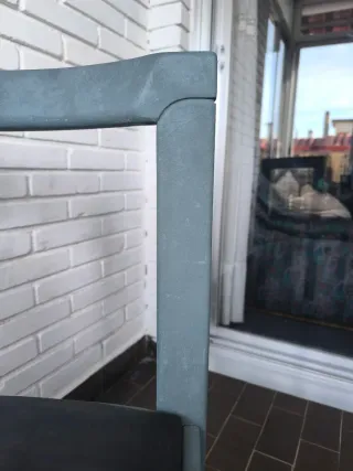 4 Sillas de Madera para arreglar