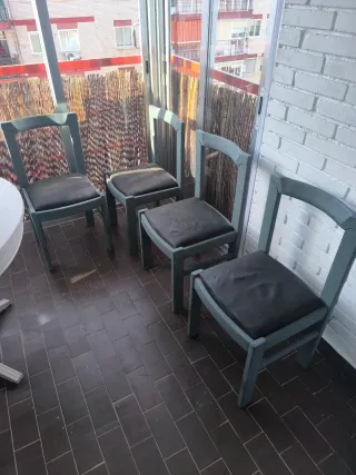 4 Sillas de Madera para arreglar