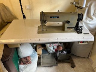 Máquina de coser industrial Brother DB2-B735