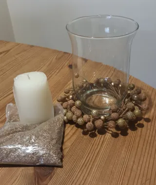 Portavelas de cristal con adornos dorados