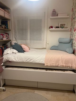 Dormitorio madera y blanco