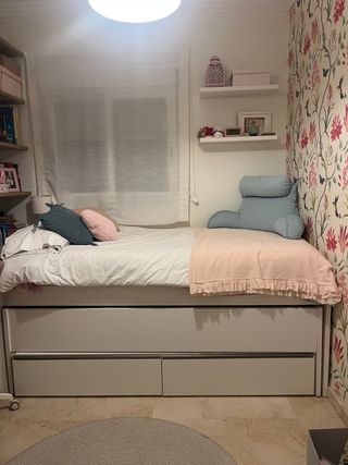 Dormitorio madera y blanco