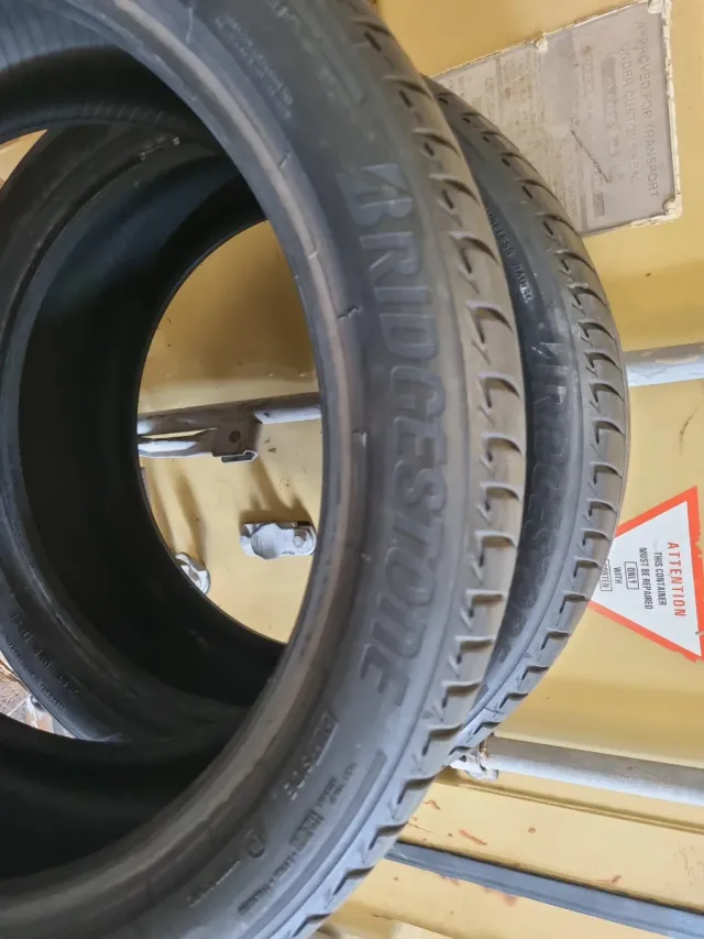 Se vende 2 Neumáticos en perfecto estado
