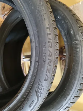 Se vende 2 Neumáticos en perfecto estado