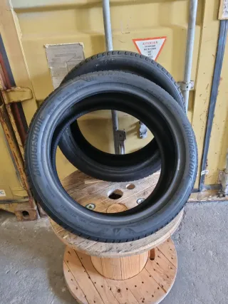 Se vende 2 Neumáticos en perfecto estado