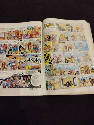 Dos tebeos de Mortadelo y Filemón